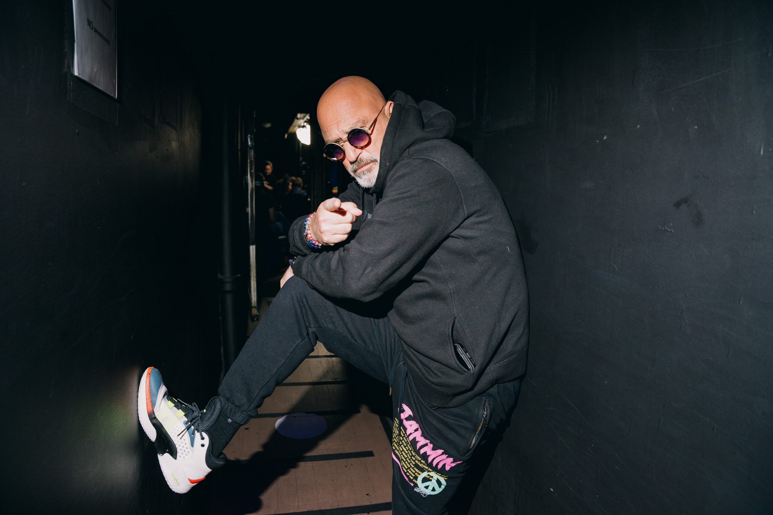 Howie Mandel & Brad Garrett Set to Take the Stage at Mohegan Sun